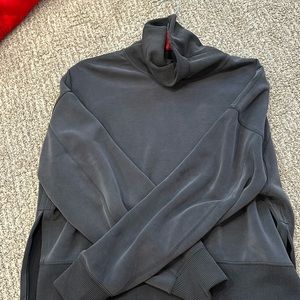 Like new softstreme sweatshirt